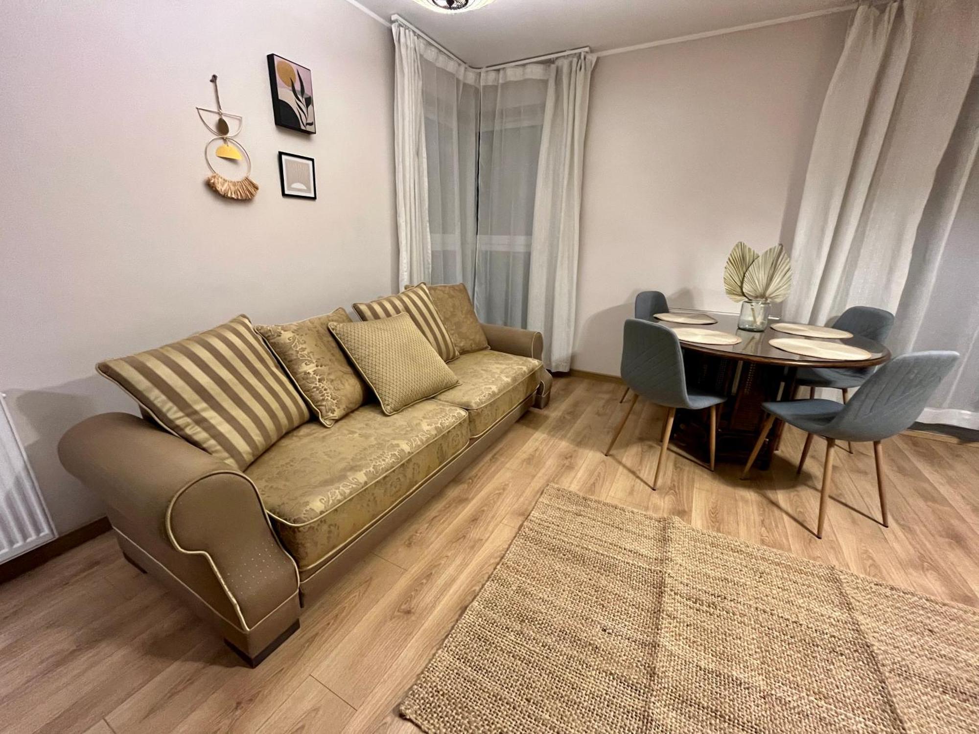 Oldtown Retro Apartment By Marina With Balcony For 6 People グダニスク エクステリア 写真