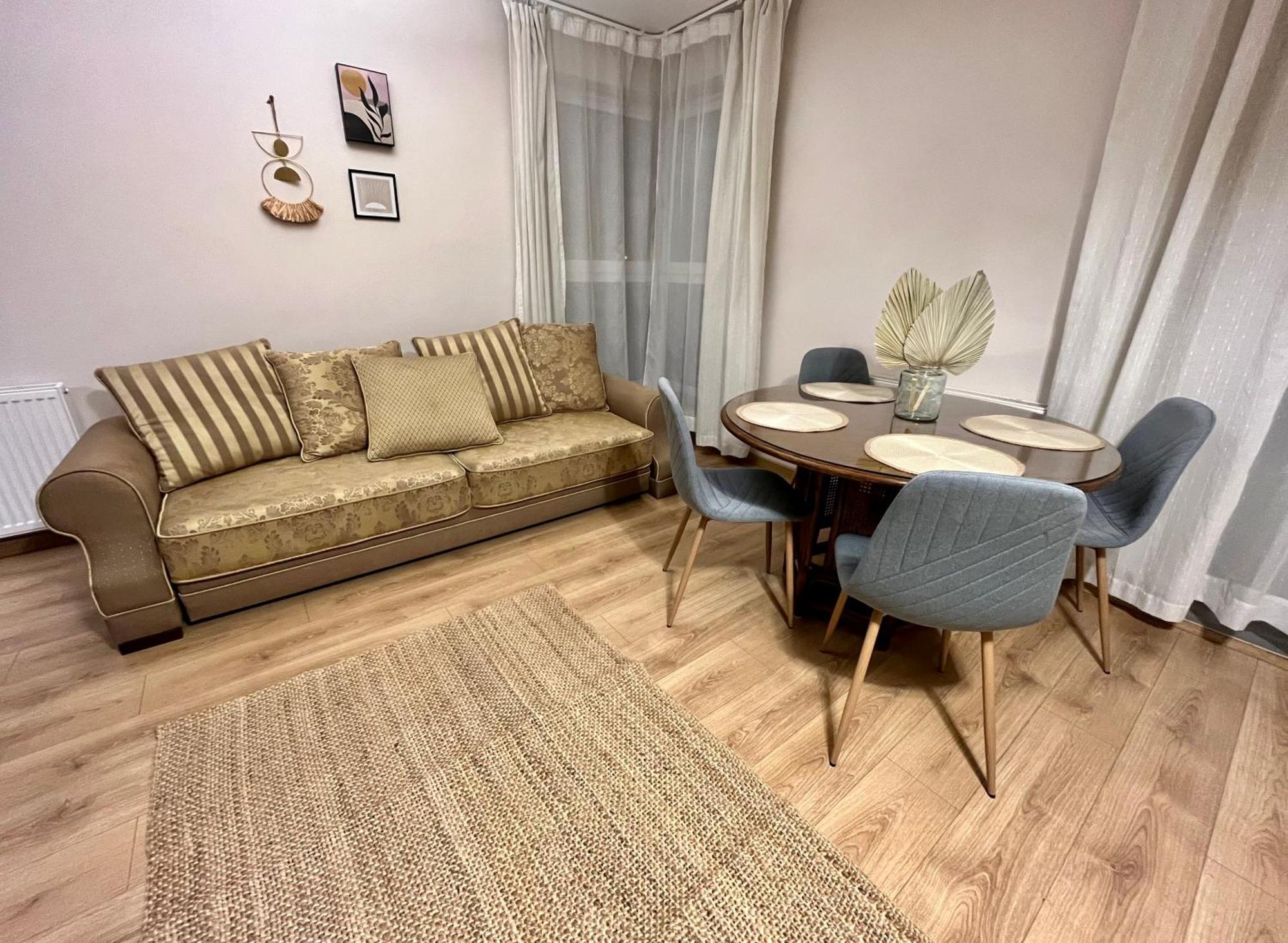 Oldtown Retro Apartment By Marina With Balcony For 6 People グダニスク エクステリア 写真